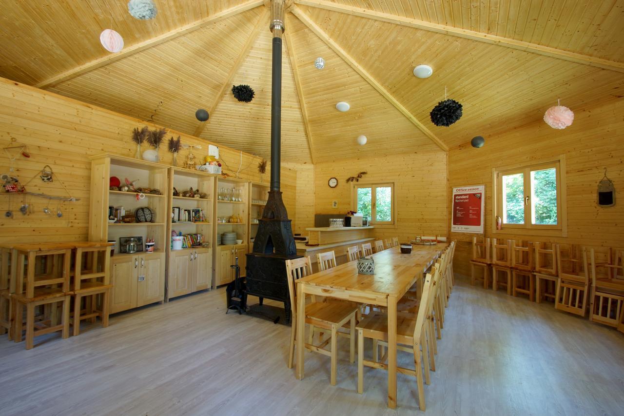 Le Petit Robinson Hotel Champvert Eksteriør billede