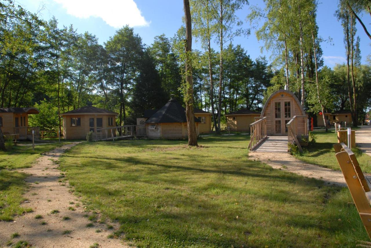 Le Petit Robinson Hotel Champvert Eksteriør billede